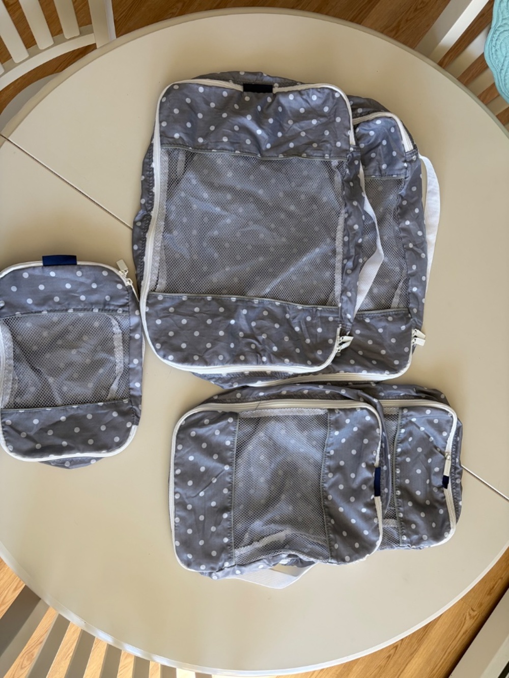 TravelWise White Dot 5 Piece Packing Cubes Travel Organizers